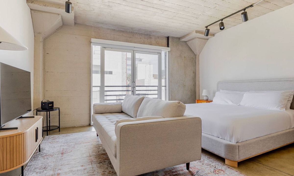 Hollywood Apartment | Blueground | Hollywood, view, nr Hollywood Sign