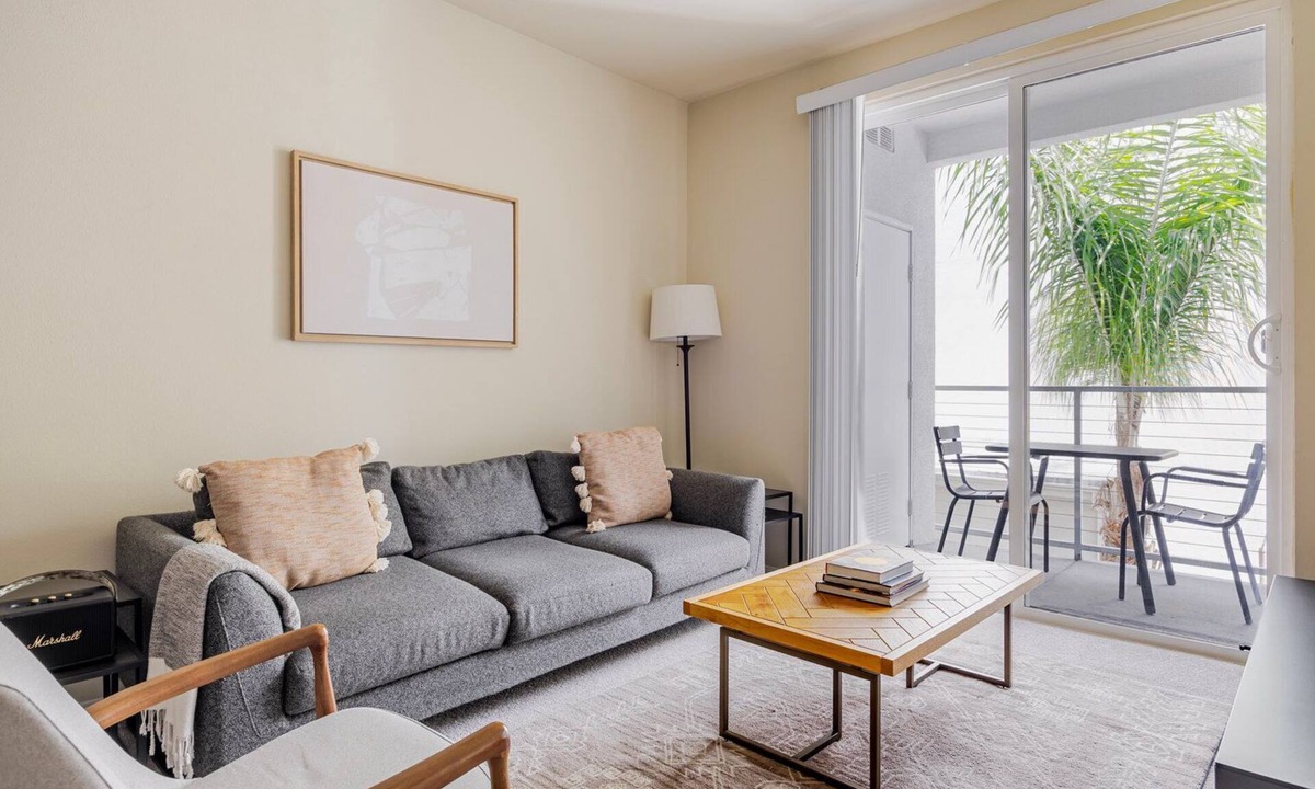 Los Angeles Apartment | Blueground | Playa Vista, pool & AC, nr beach