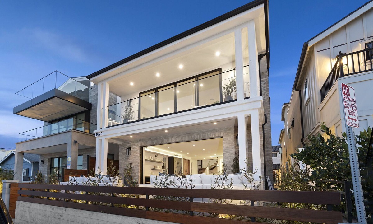 Balboa Peninsula House | Brand New Luxury Beach Home