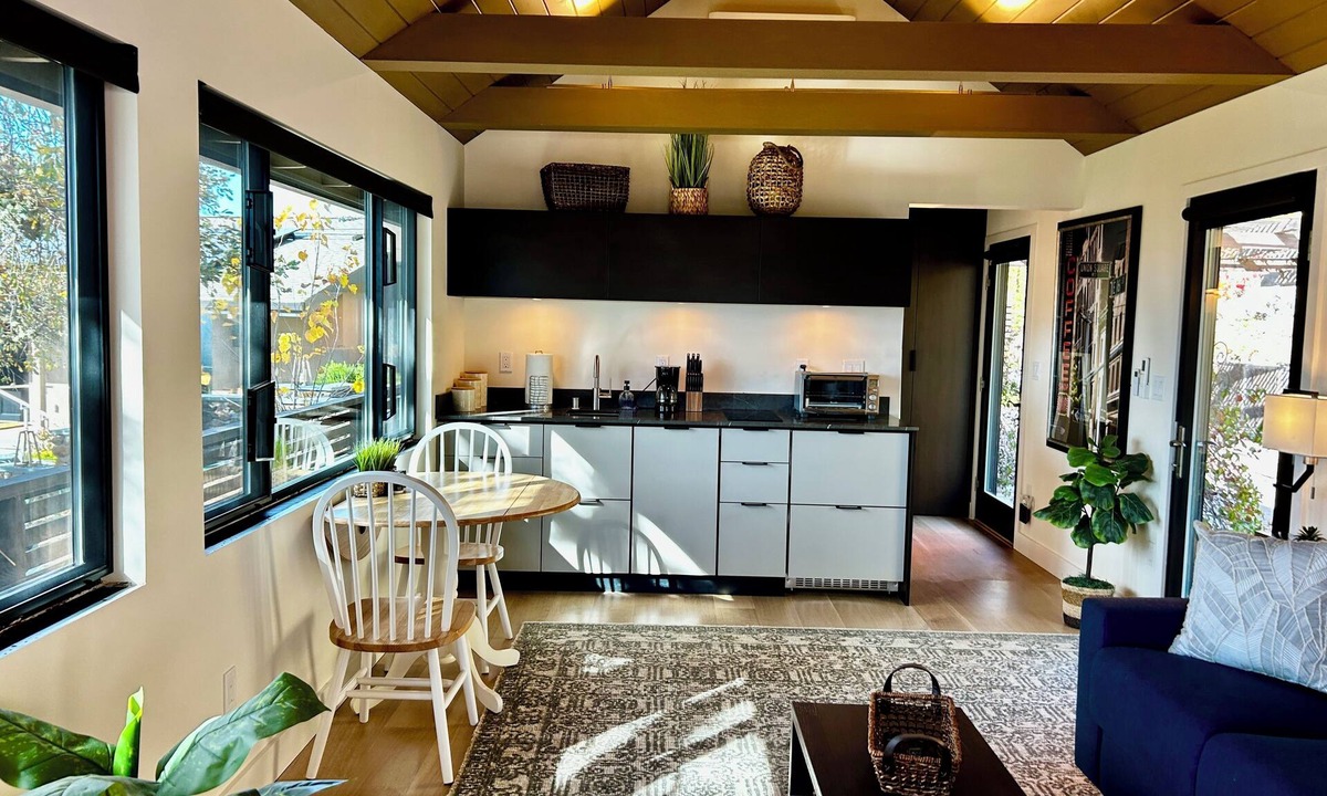 Ukiah Cottage | Brand New Top Quality Private Studio Cottage on 25 acre resort-like property