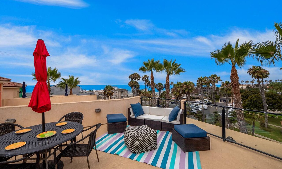 South Oceanside Condo | Buccaneer Beach Lookout - 30-Night Minimum
