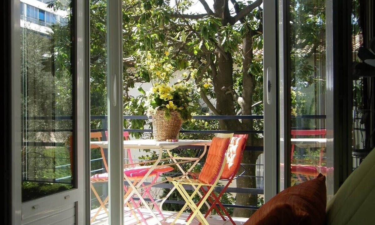 La Croix des Gardes Apartment | Cannes Beach. Appart UP Seaview 36 m2. Top Design. Pr. Center. Pool, Private,