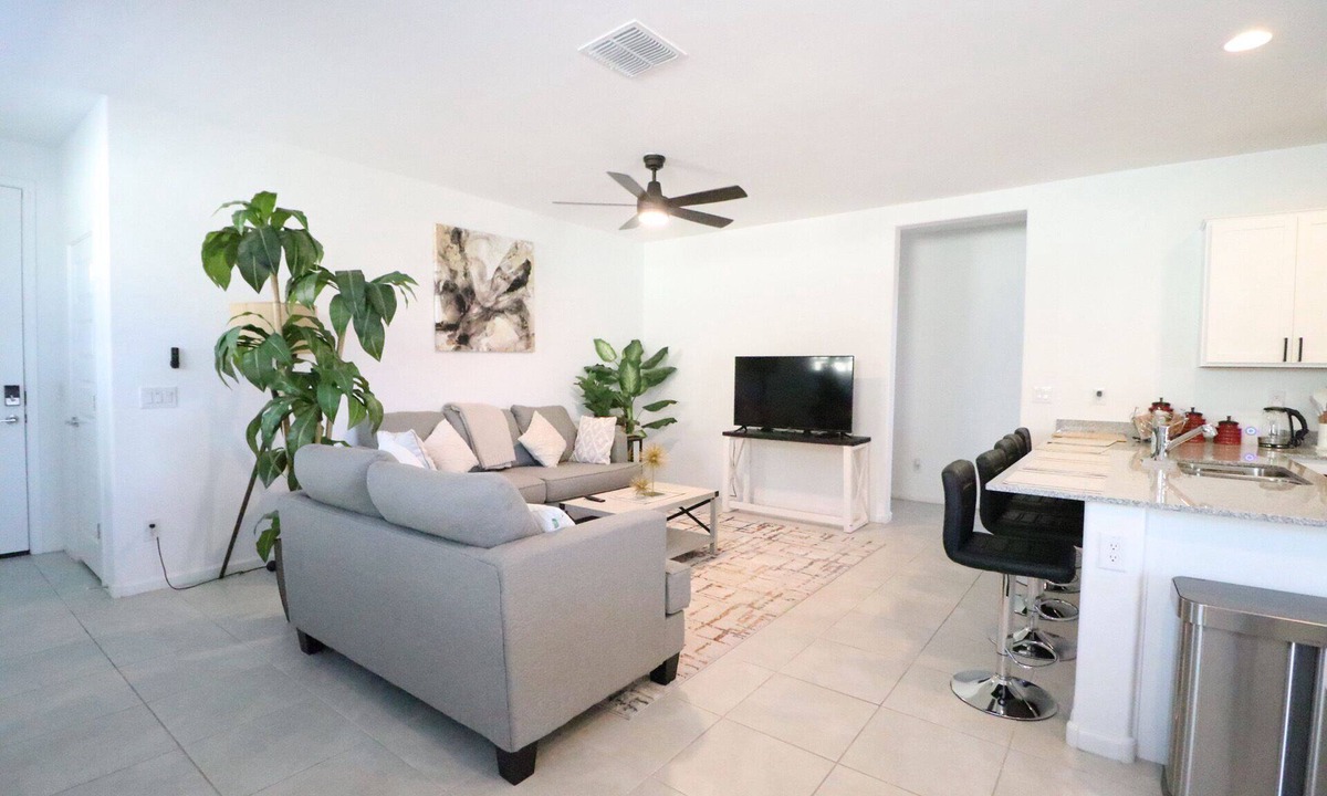 Maryvale House | Cardinals Stadium 3BR/2BA House