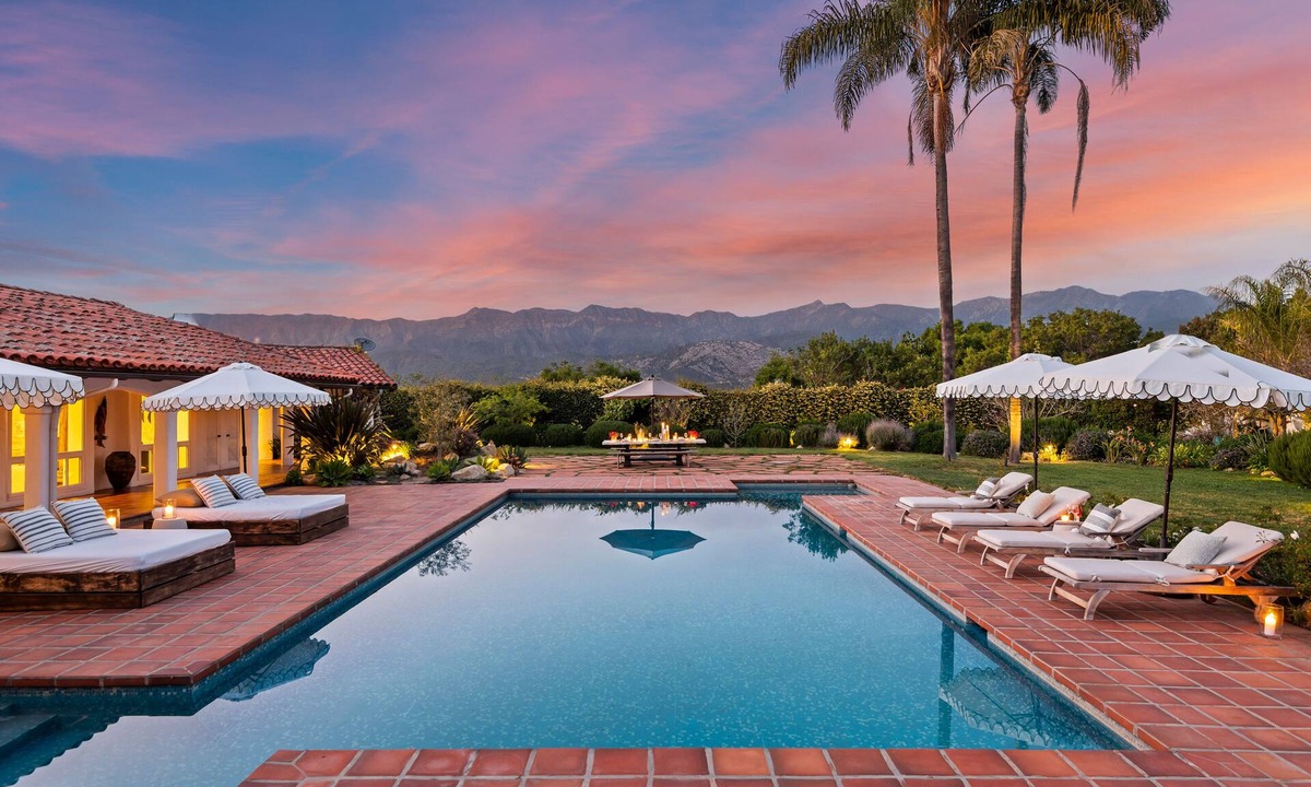 Carpinteria House | Casa de los Arcos