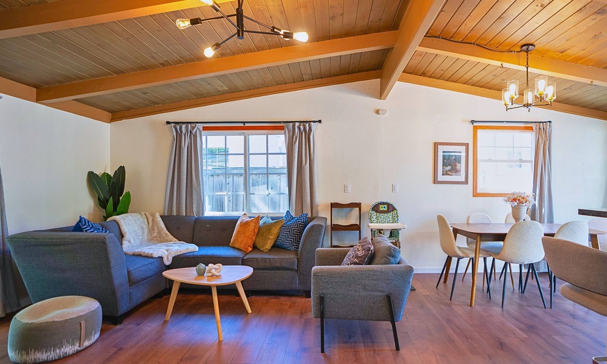 San Jose House | Central 3BR 2BA Near Santana Row & Valley Fair