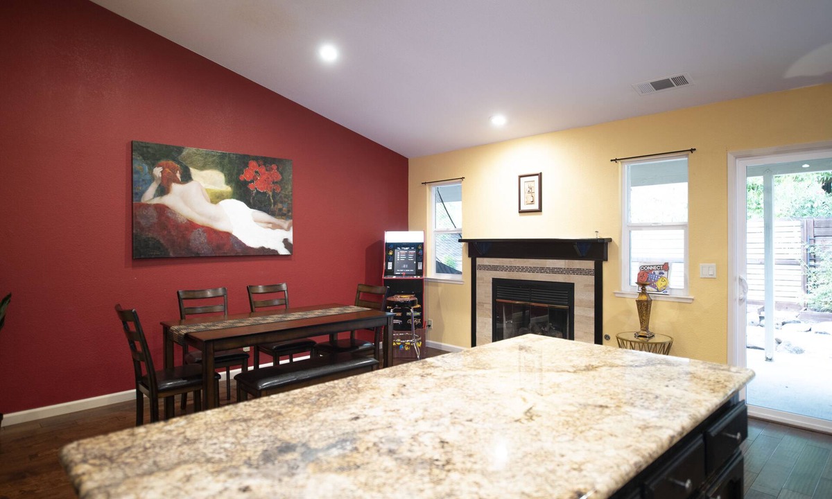 North Hilltop Villa | Central Location 4BR w/Arcades & Spacious Parking
