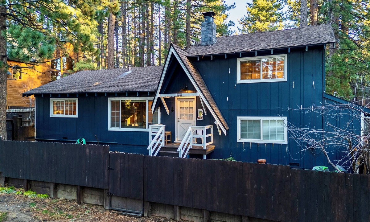 Sierra Tract House | Centrally Located, Near Trails, Hot Tub Pet Friendly 2450P