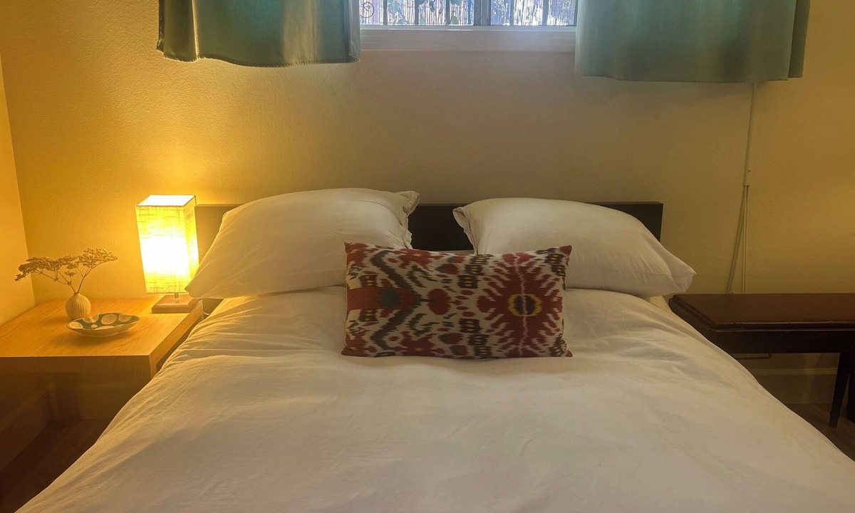 Elysian Heights House | Charming 1-bedr in house with AC, WiFi surrounded by nature in heart of LA