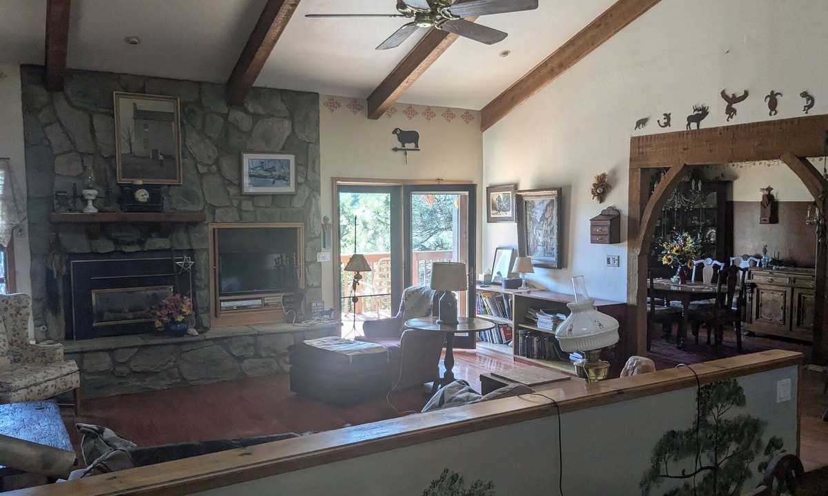 Iron Springs House | Charming 2-bedroom house in terrific Prescott with WiFi, AC