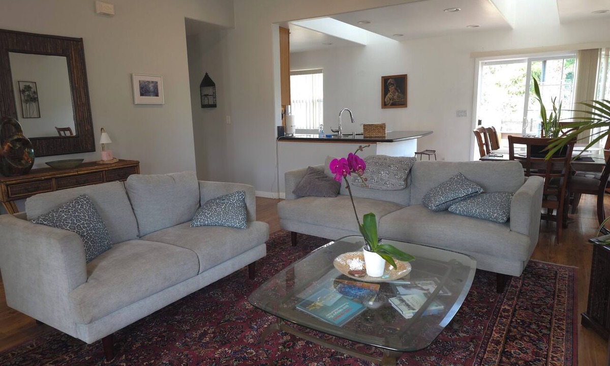 Lincoln Acres House | Charming 2-bedroom house in Bonita. Freeway and Bay Close.