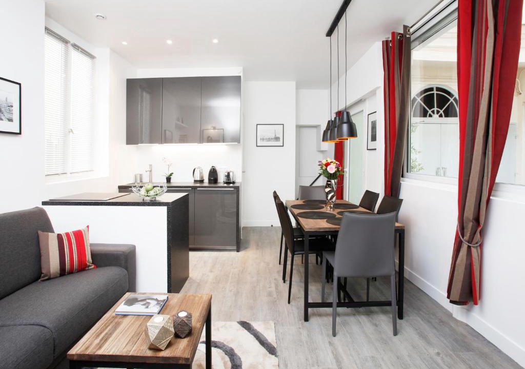Bonne-Nouvelle Apartment | Charming 2BR-2BA between le Marais & le Louvre
