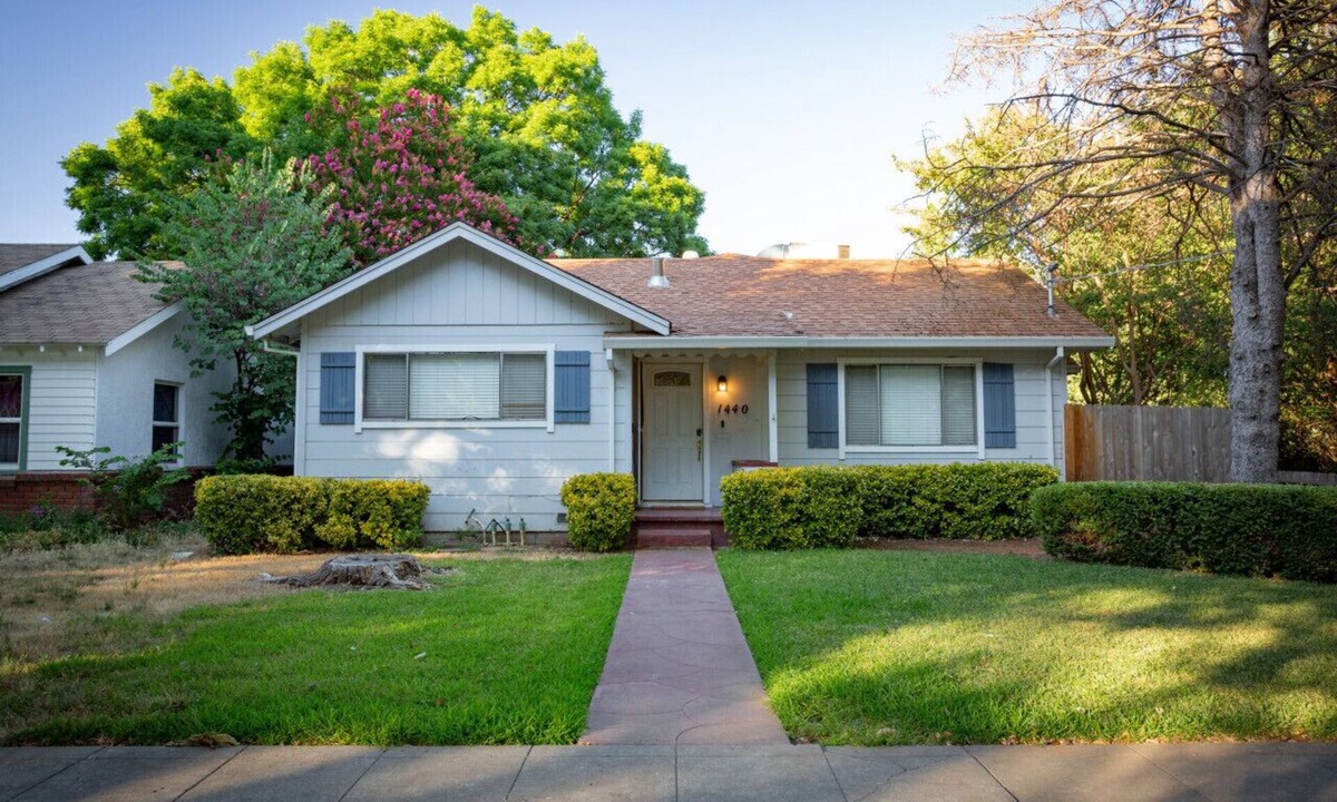Chico House | Charming 3 Bedroom 2 Bath Home in Chico’s Peaceful Avenues