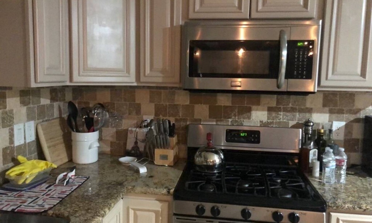 Prescott Heights House | Charming 3-bedroom house, large fenced yard, gas fire Places, TV's, and WiFi