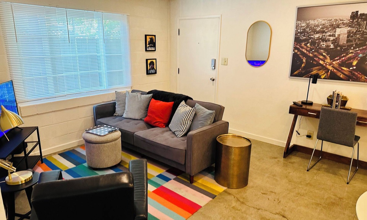 Southeastern Sacramento Apartment | Charming & Bright 1-bedroom w/private laundry & yard in Sacramento