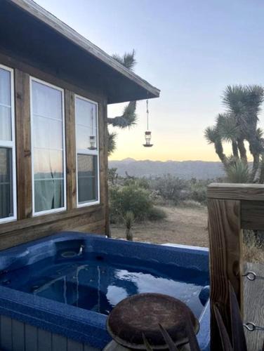 Yucca Valley House | Charming Yucca Valley Cabin Rental for Getaways in California