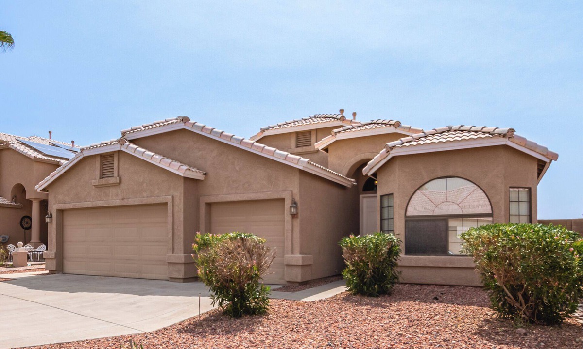 South Mountain House | Chic & Spacious Retreat with Panoramic Mountain Views!