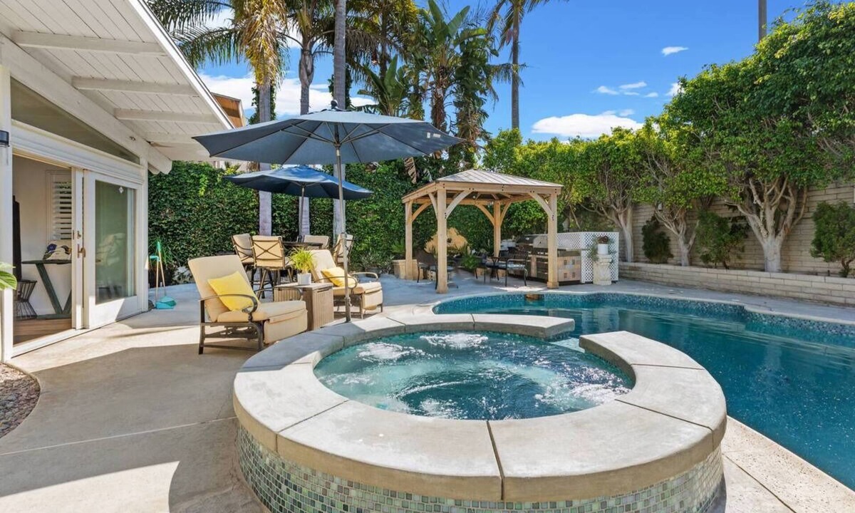 Huntington Beach House | Classic Mid-Century Home-Huntington Harbour Marina