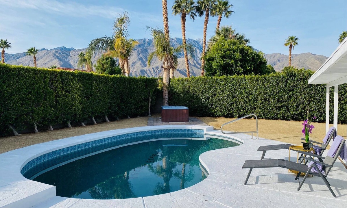 Desert Park Estates House | Close to Downtown Palm Springs: Villa w. Magical Views, Saltwater Pool, Sleeps 8