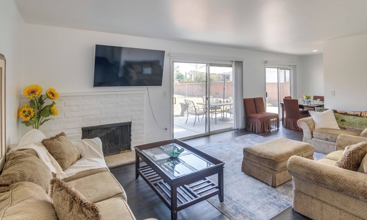 Lake View Terrace House | Close to Hospitals: LA Area Home w/Patio & Yard