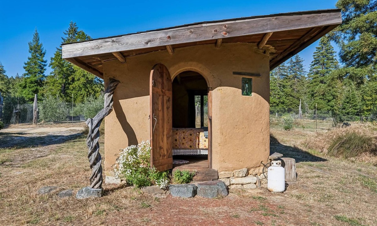 Gualala House | Cob House at Roseman Creek Ranch | Farm Stay