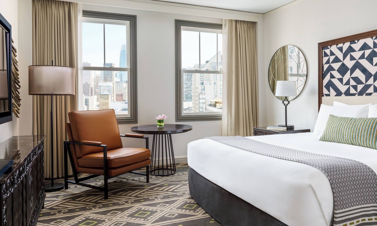 Theater District Hotel | Come Create Memories w/Fun-filled Adventures at this Paradise! Pets Allowed!