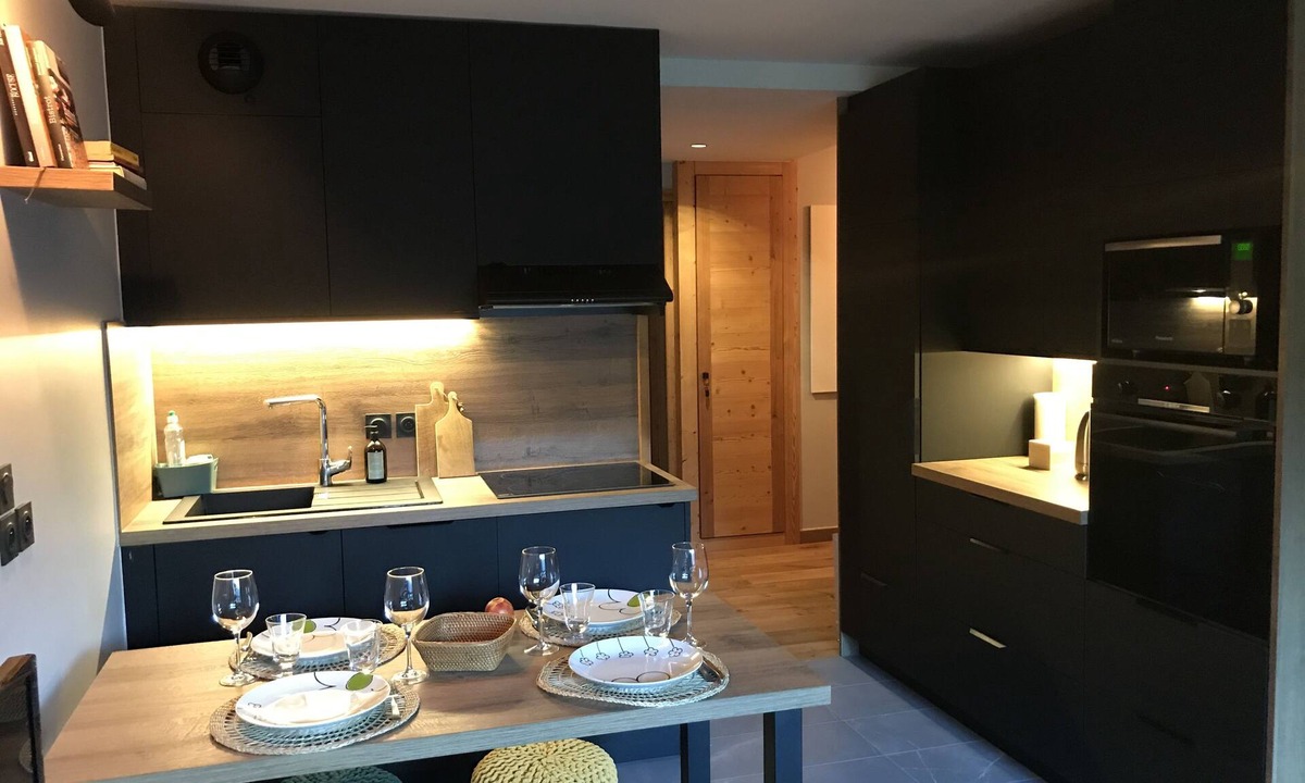 Val-d'Isere Apartment | Comfortable apartment, ski in, linen provided