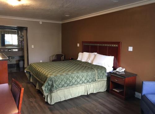 Corona Hotel | Corona inn