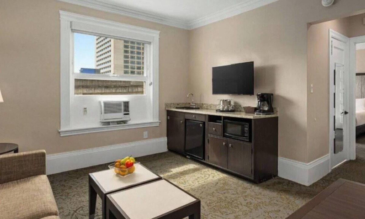 Financial District Condo | Cozy 1-bedroom condo in gorgeous San Francisco with AC