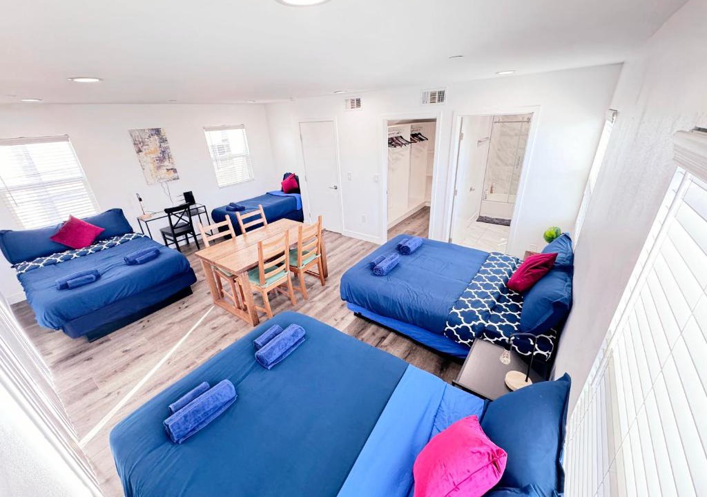 Mid City Apartment | Cozy 3 BR Townhouse with Balcony