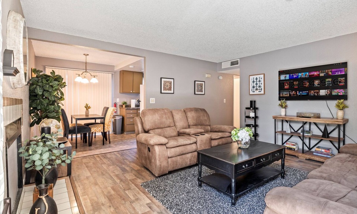Citrus Heights Apartment | Cozy 3BR Retreat in Citrus Heights w/Parking!