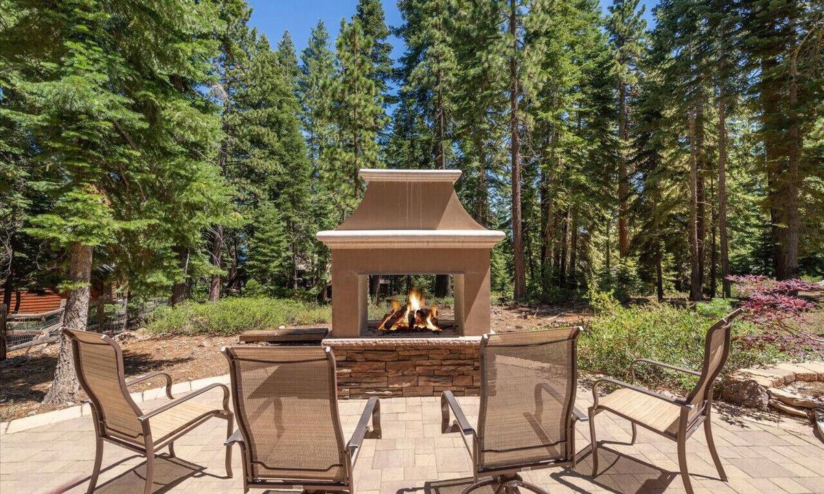 Ridgewood House | Cozy cabin hot-tub fire-pit close to ski