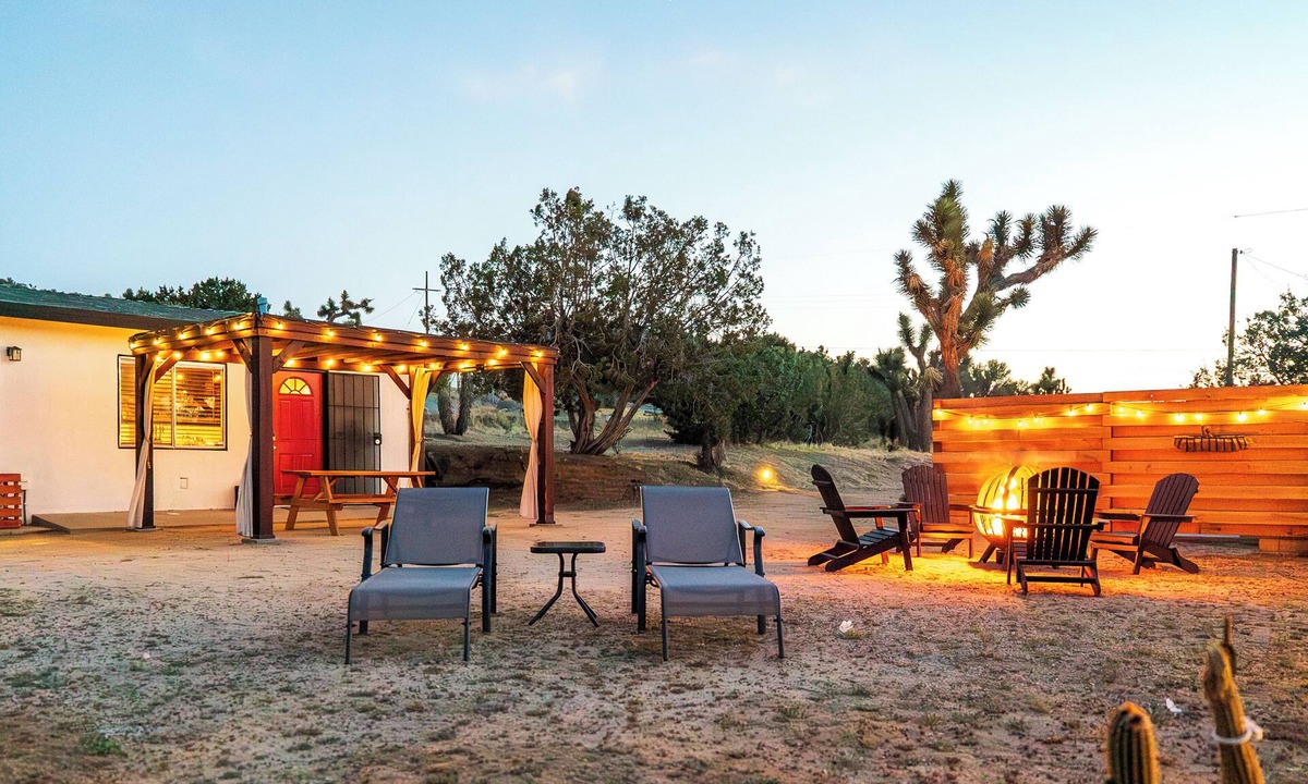Yucca Valley House | Cozy casita on quiet desert hillside with views, fire pit and grill!