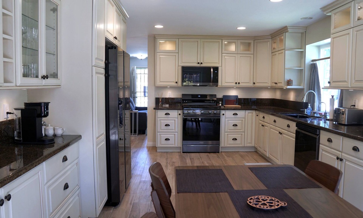 Carmel Valley House | Cozy coastal townhouse close to beach and walking distance to restaurants!