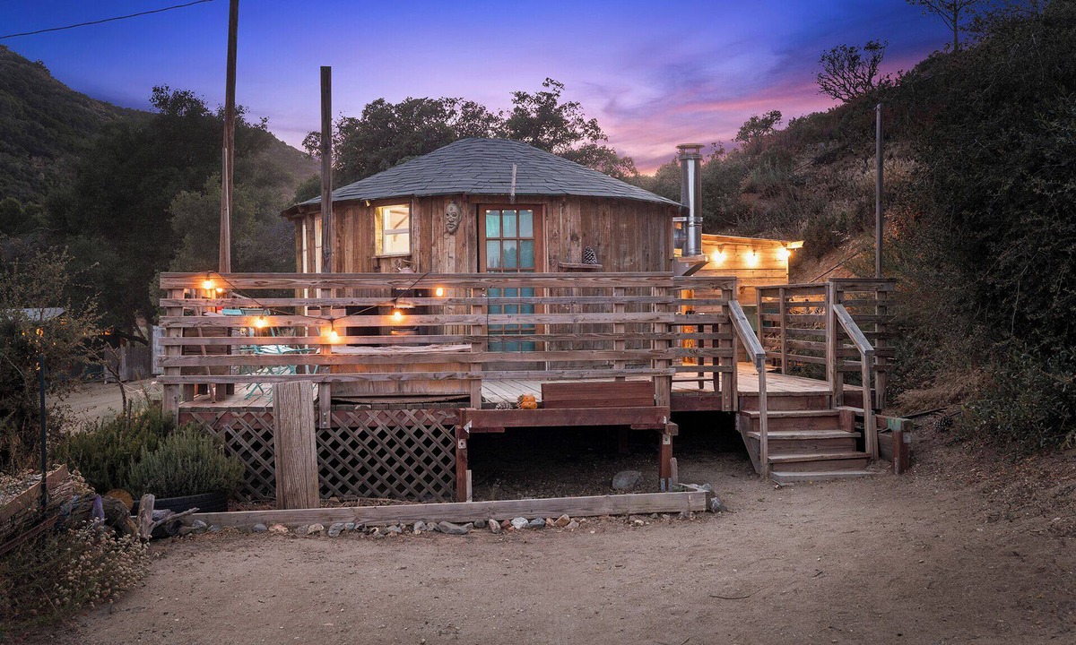 Leona Valley Cabin | Cozy Handcrafted Tree of Life Yurt