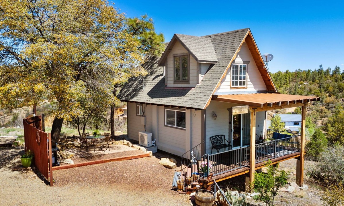 Prescott House | Cozy Mountain Chalet at Thumb Butte