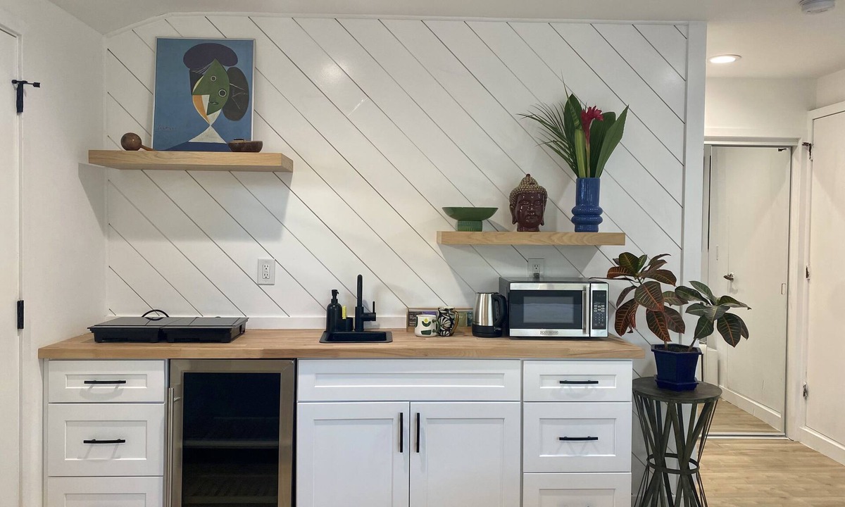 Lake Balboa Apartment | Cozy Private Guest Studio