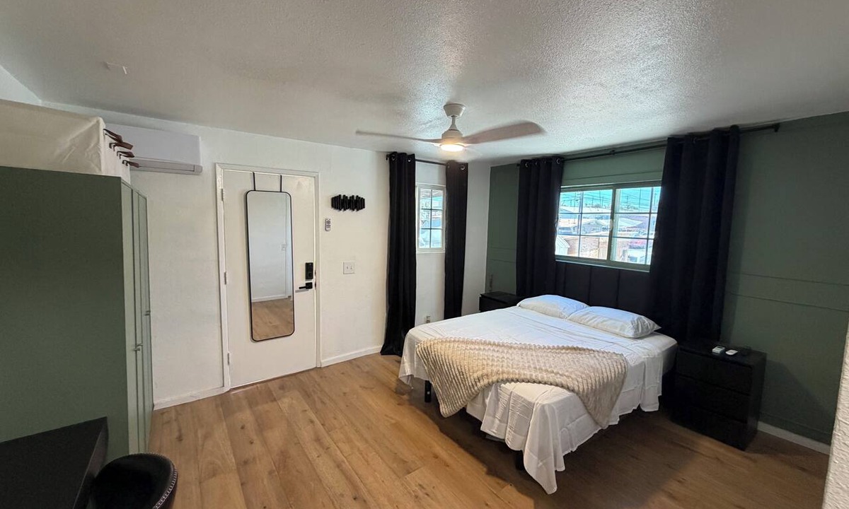 San Diego Apartment | Cozy Private Studio - Self Check-In - Private Entrance - Barrio Logan, San Diego
