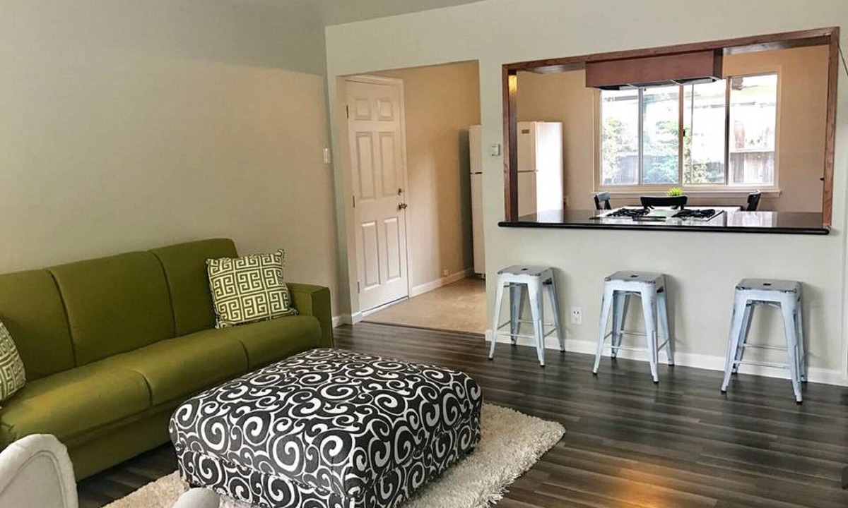 Mountain View House | Cute, cozy remodeled duplex in a great neighborhood, perfect bay area location!