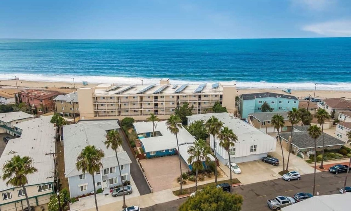South Redondo Apartment | #D 1-level, 2Bd, 1block to Beach, Esplanade, Shops