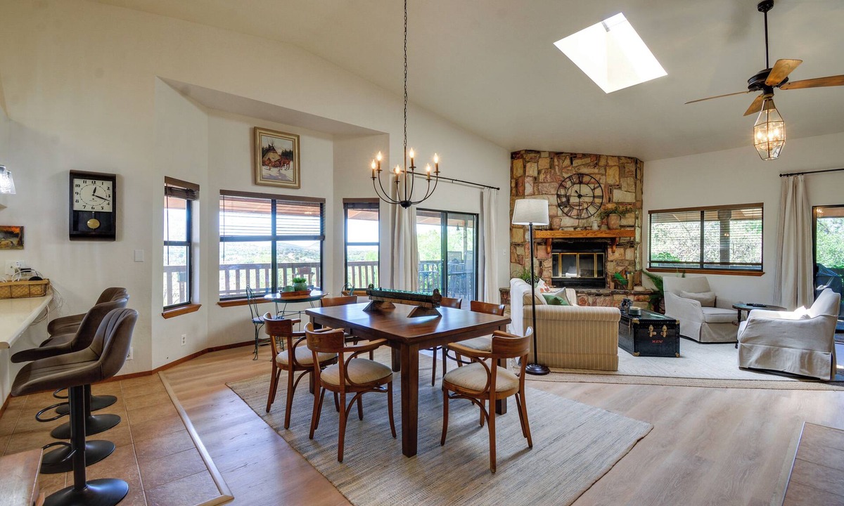Iron Springs House | Deck + Gas Grill: Mtn-View Prescott Retreat!