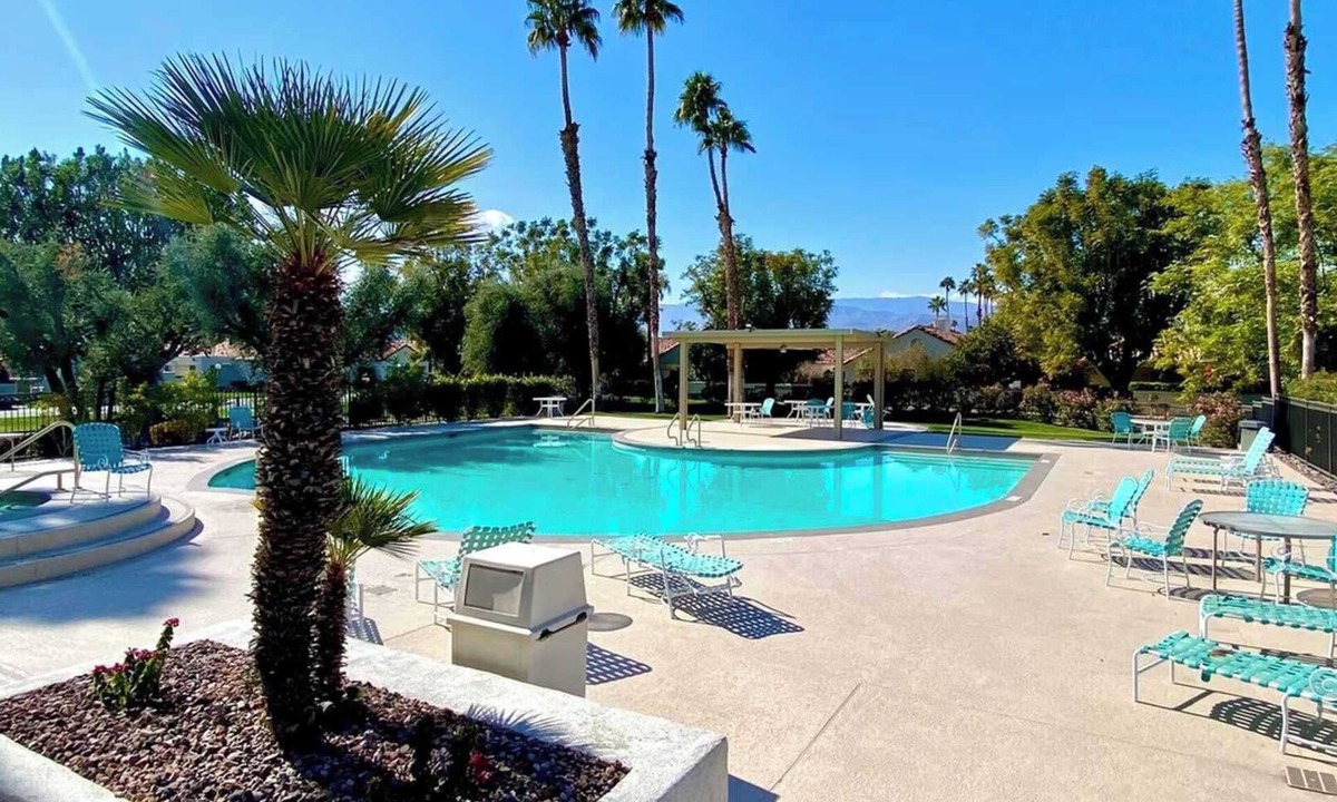 Palm Desert Apartment | Desert Breezes Resort Studio Apartment with Resort Access