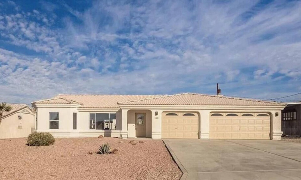 Lake Havasu City House | Desert Oasis on Neptune w/Pool, RV Park & Hook Ups