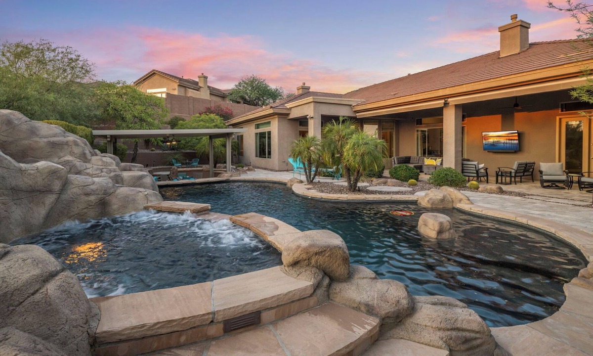Anthem Country Club House | Desert Oasis - Rare Resort-Style Escape in Anthem Country Club – Heated Pool, Spa, Putting Green + More!