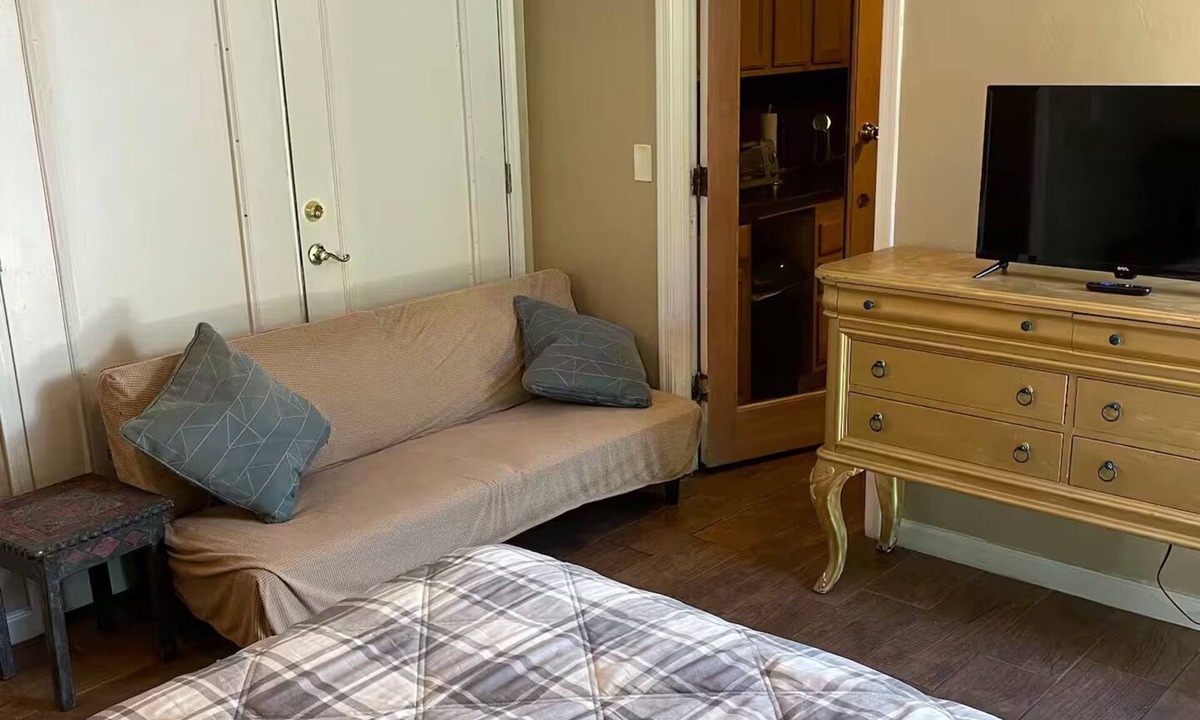 F. Q. Story Apartment | Diamond Studio Kitchen Private yard Swimming pool walk to Downtown PHX attraction