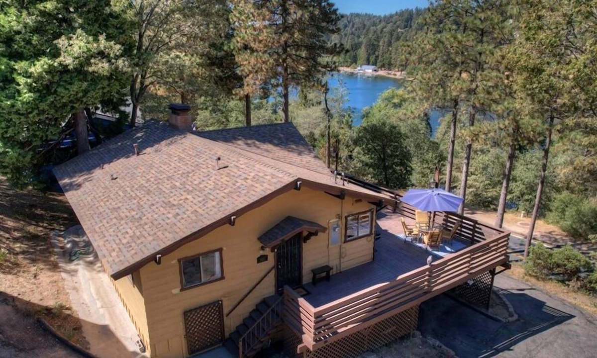 Crestline Cabin | Dogs are family also 240° Lakefront View Spacious modern Family Retreat sleeps 8