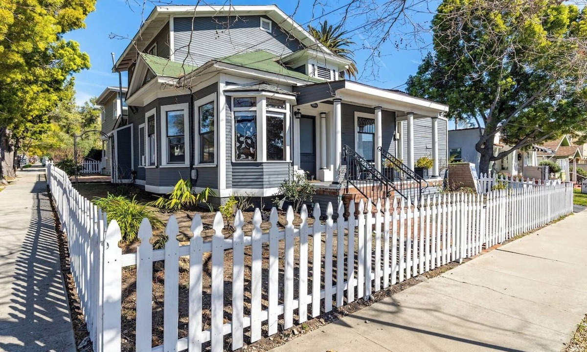 San Luis Obispo House | Downtown SLO Victorian+Sleeps 12+Walkable+Private