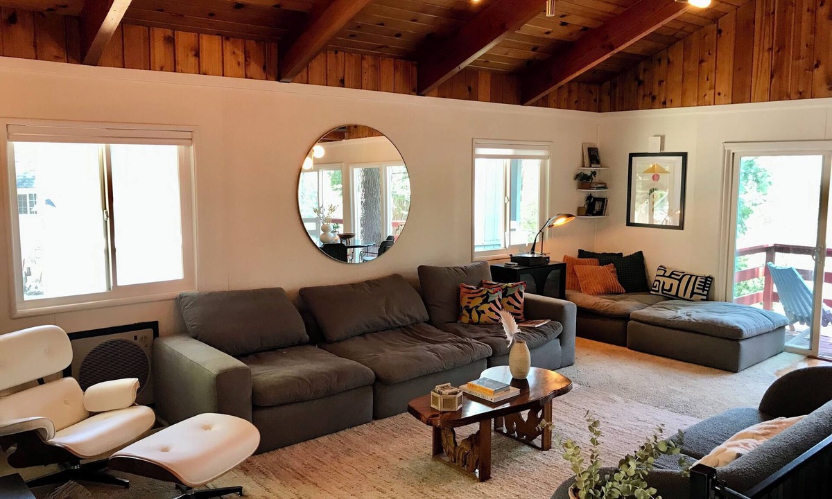 Crestline Cabin | Dreamy Cabin Escape in the Trees l Hot Tub + Tree Swings Near Lake Gregory