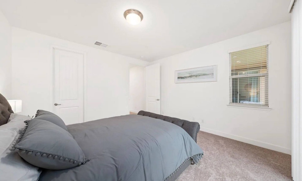 Elk Grove Apartment | Elk Grove Private Guest Suite w/Washer +Queen Bed
