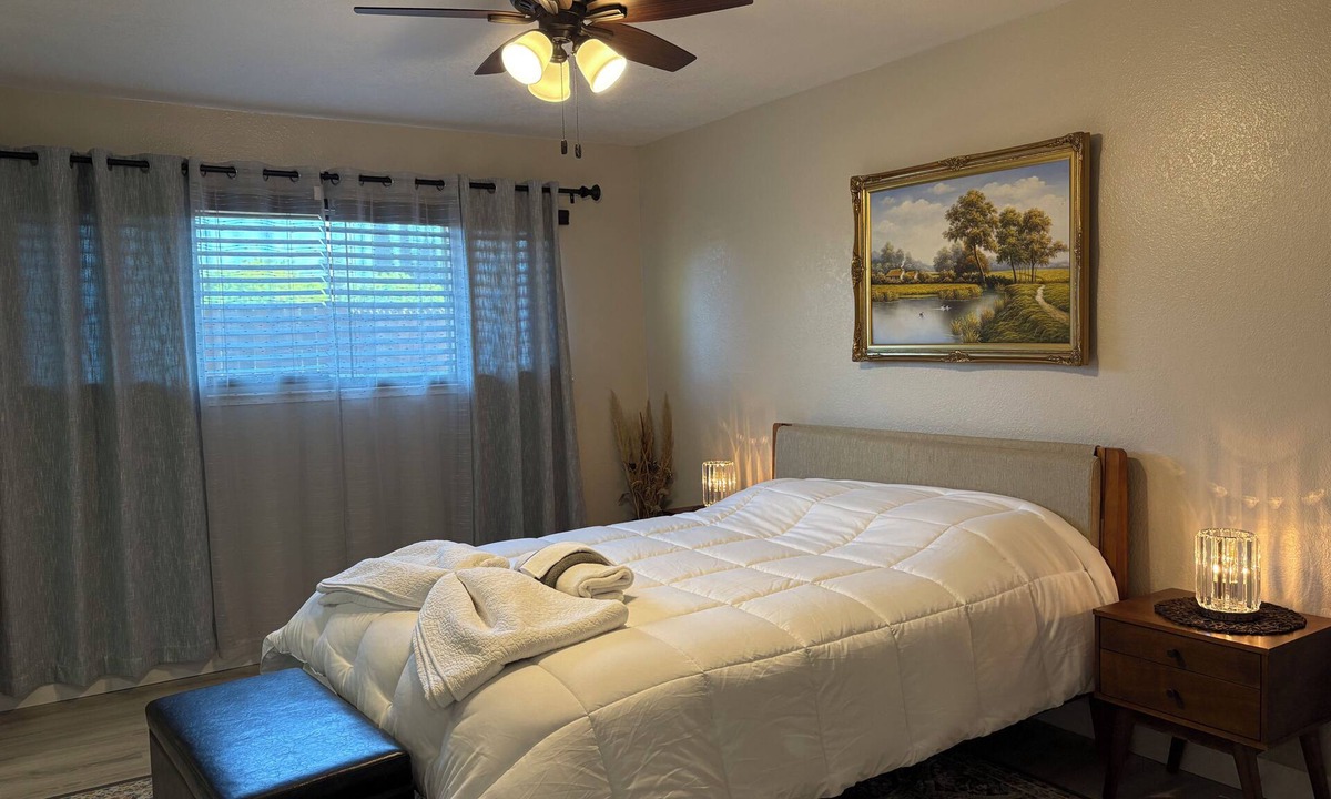 Sacramento House | Enjoy a stylish stay in this newly remodeled Sacramento home