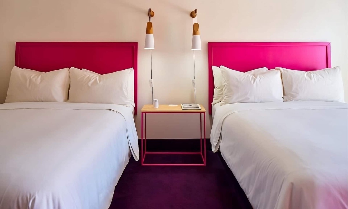 Sonora Sunrise Hotel | Enjoy the Beauty of Palm Springs! Relax at our 4 Pool View Units!